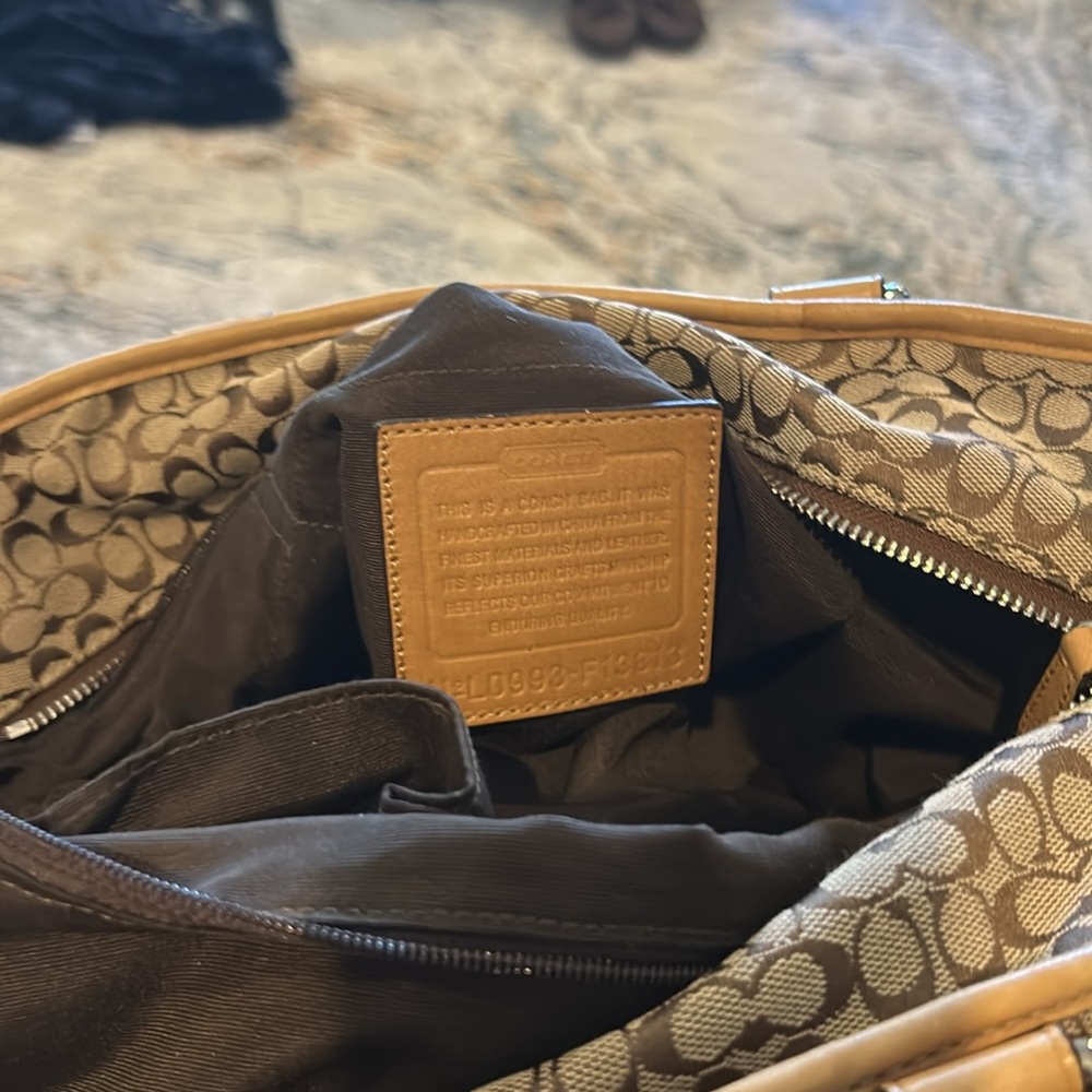 Coach signature Voyager tote 15 x 12 material and rawhide traditional coach - Picture 9 of 16